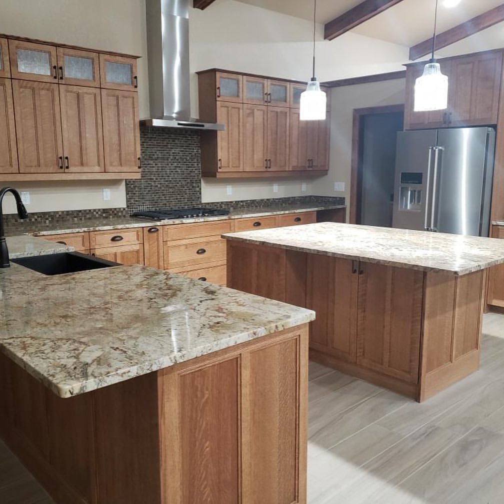 Craftsman Red Oak with Granite