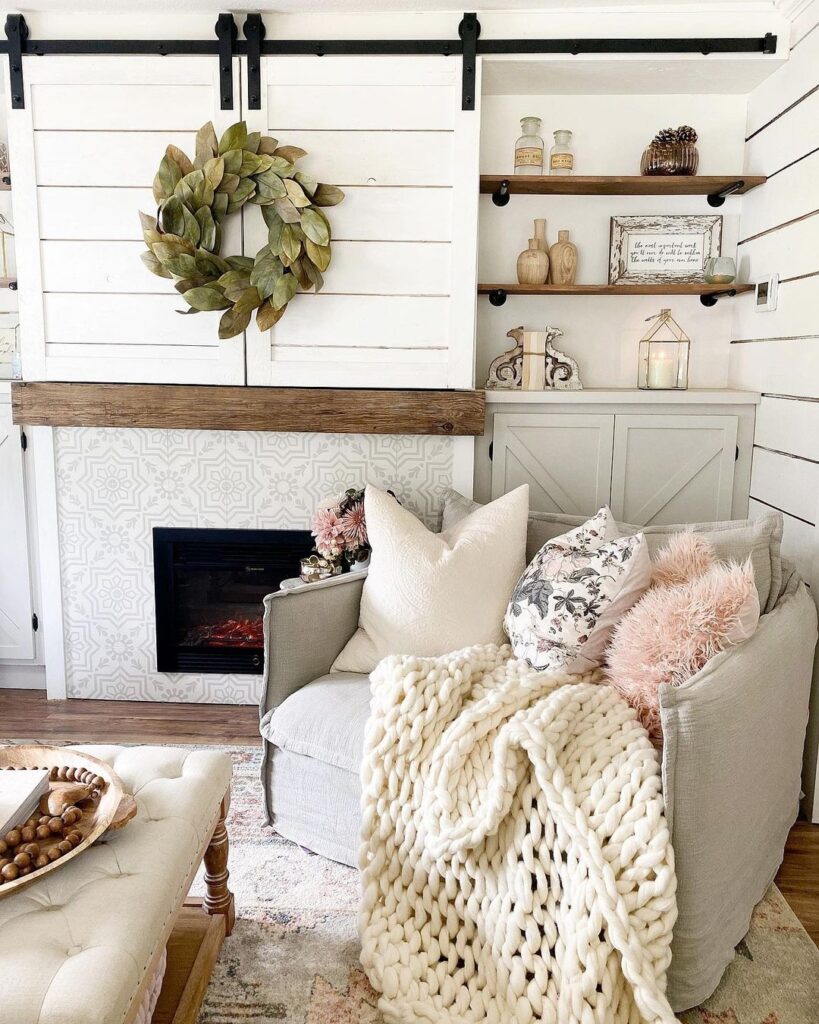Farmhouse Barn Door Nook