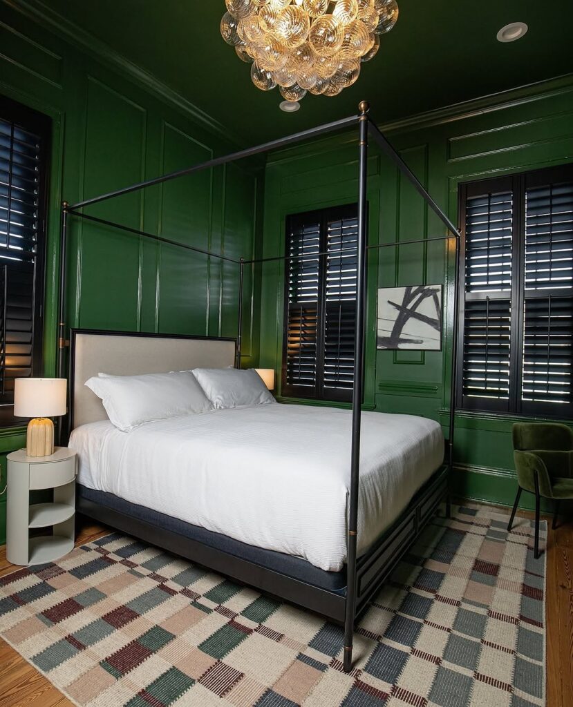 Emerald Glossy Modern Bedroom