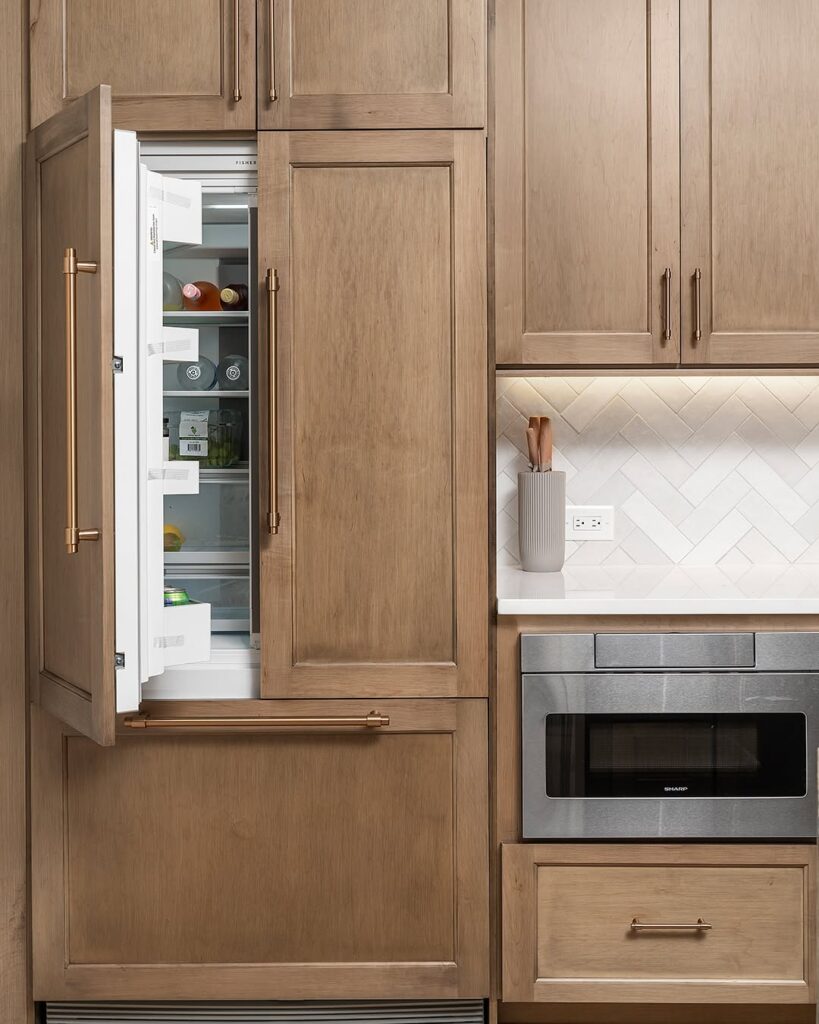 Integrated Appliances for Maple Cabinets