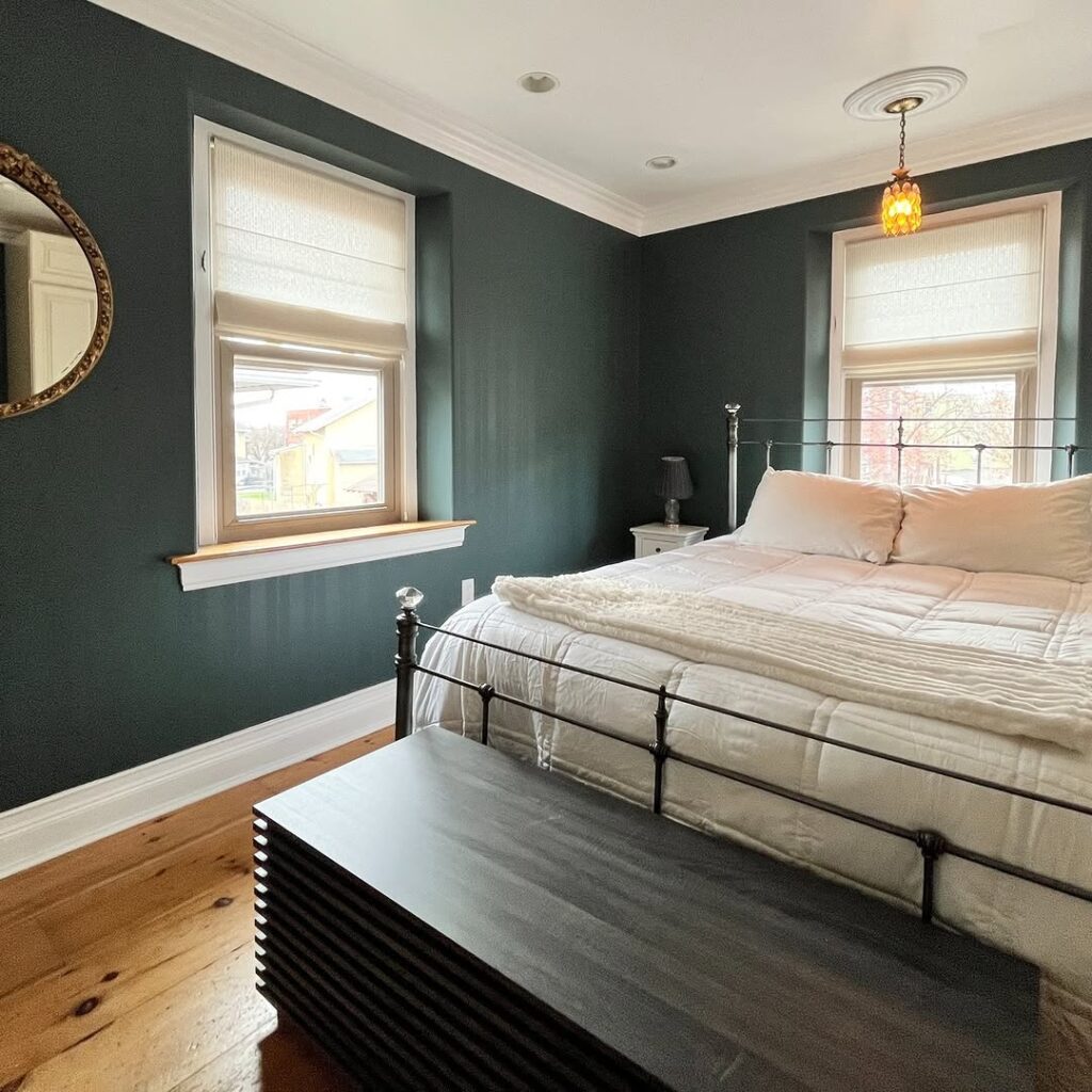 Minimalist Hunter Green Iron Bed