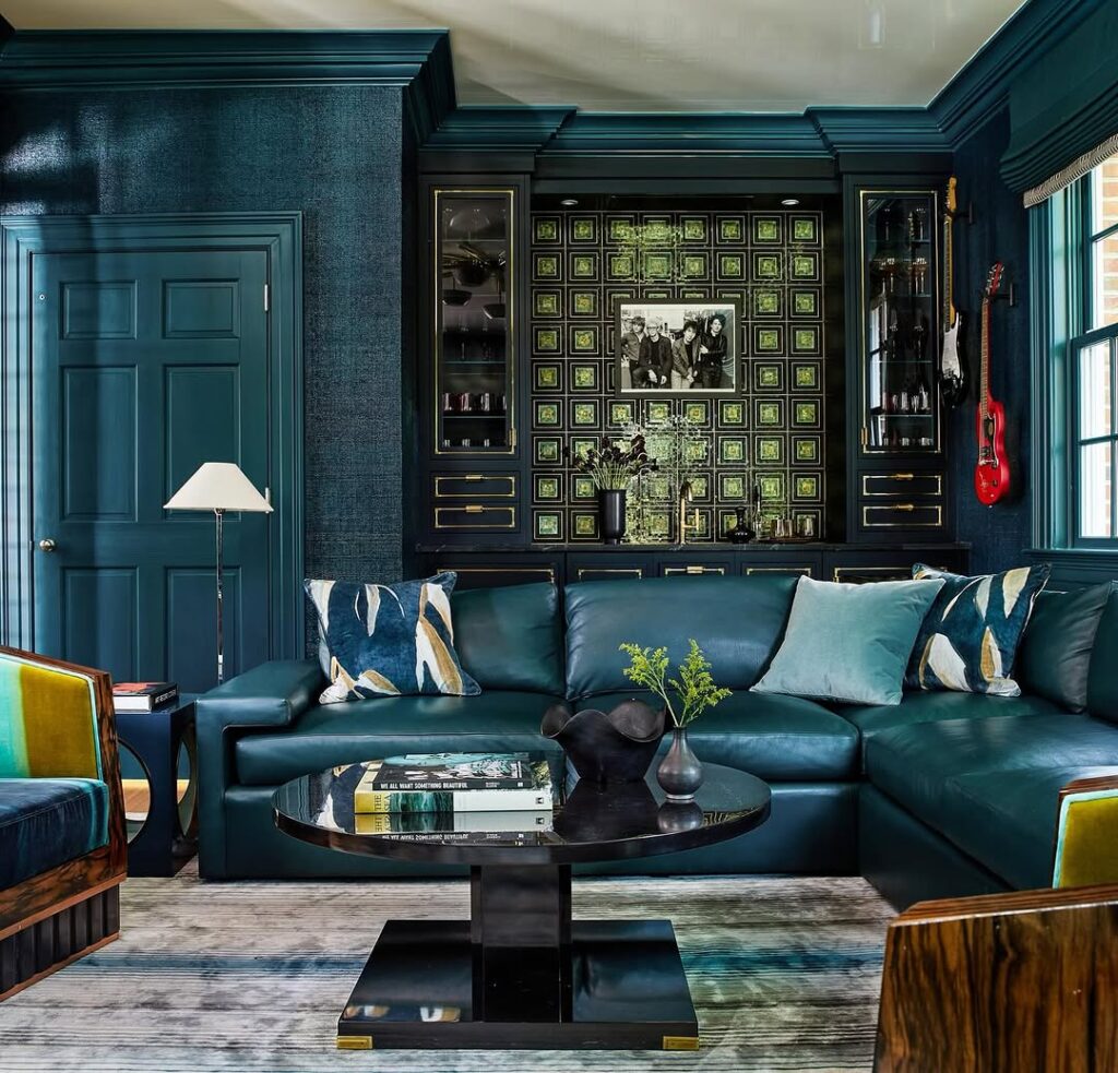 Sunlit Teal Retro Lounge
