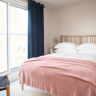 20 Fabulous and Bold Powder Room Color Ideas