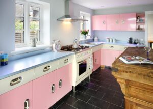 25 Charming Pastel Kitchens with a 1950s Vibe