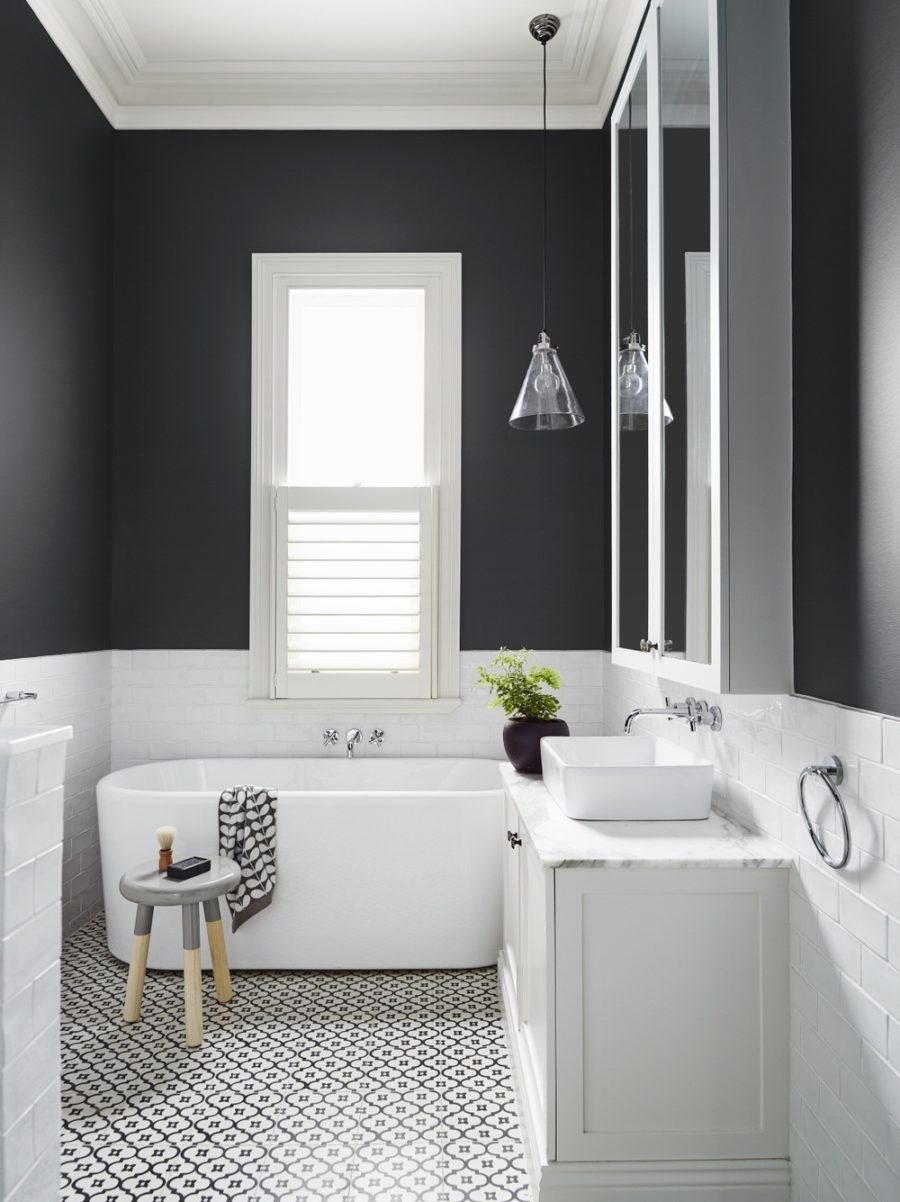 Black and white bathroom