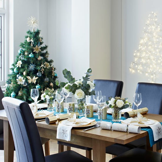 colorful christmas tabletop decor ideas 16