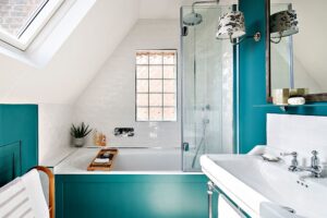 25 Cool Bathroom Color Trends to Try This Year