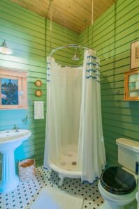 25 Hottest Fall Color Trends for Your Bathroom