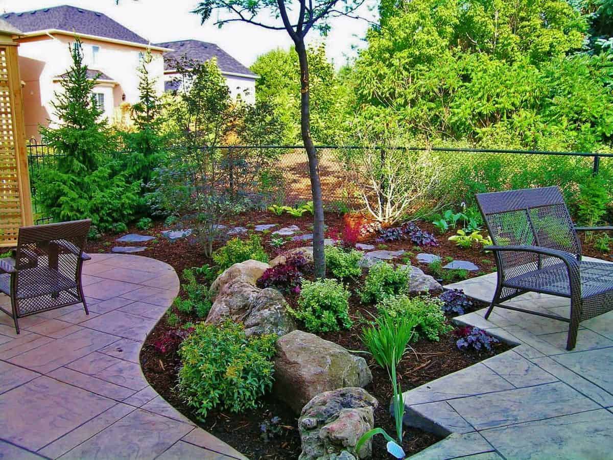 20 Easy Low-Maintenance Backyard Ideas