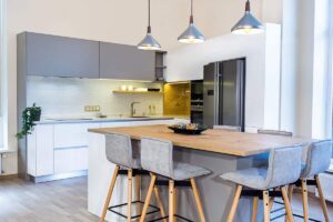 20 Chic and Charming Breakfast Bar Ideas