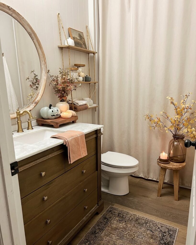 Minimal fall bathroom accents