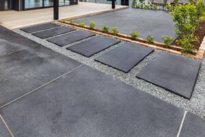 25 Decorative Stepping Stone Ideas for Your Garden