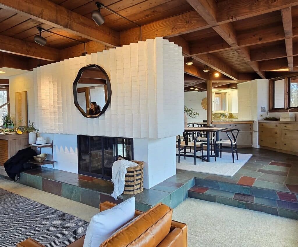 Sculpted Mid-Century White Brick Fireplace