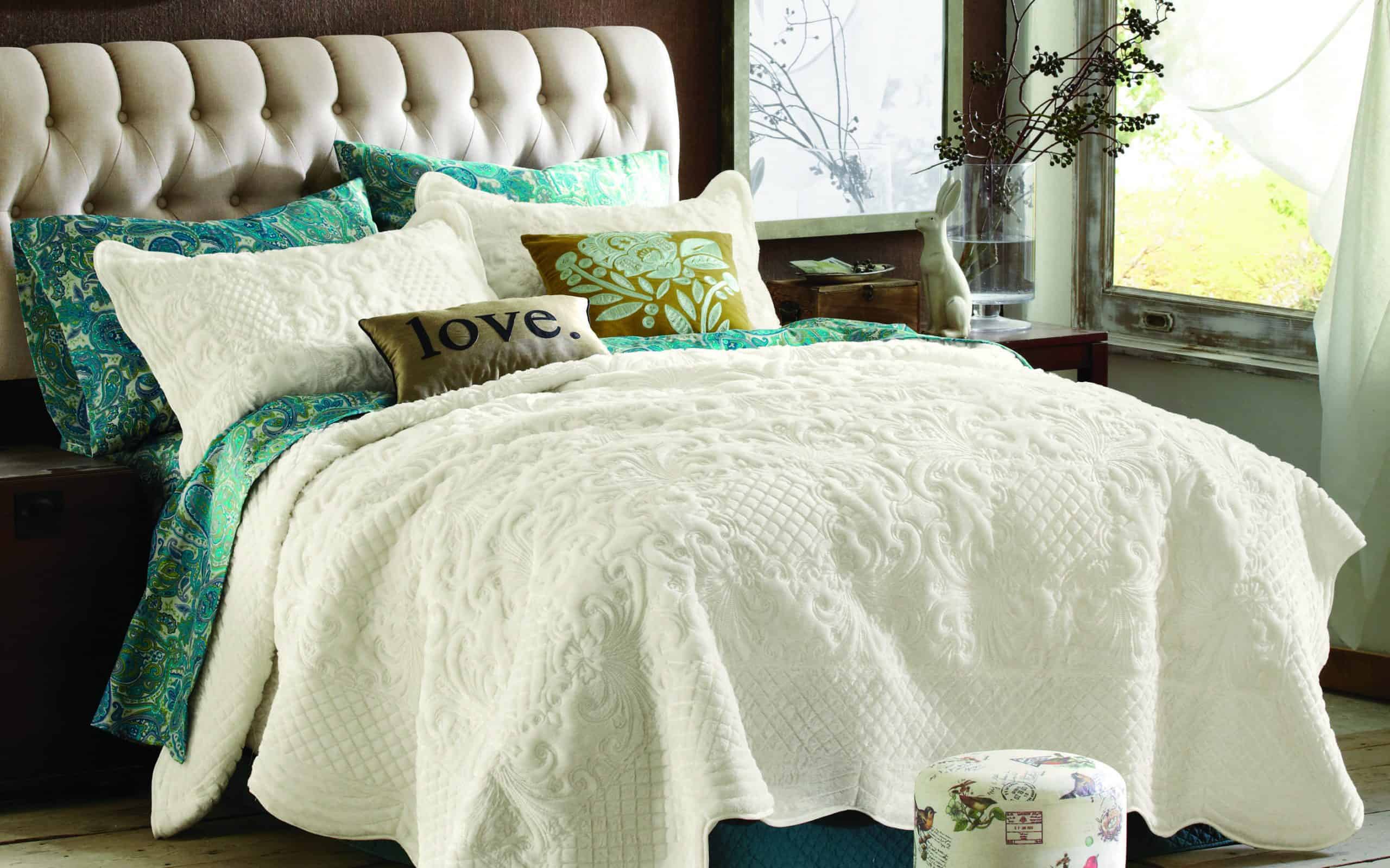 sleek tufted headboard