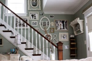 10+ Fabulous Staircases with Shabby Chic Style