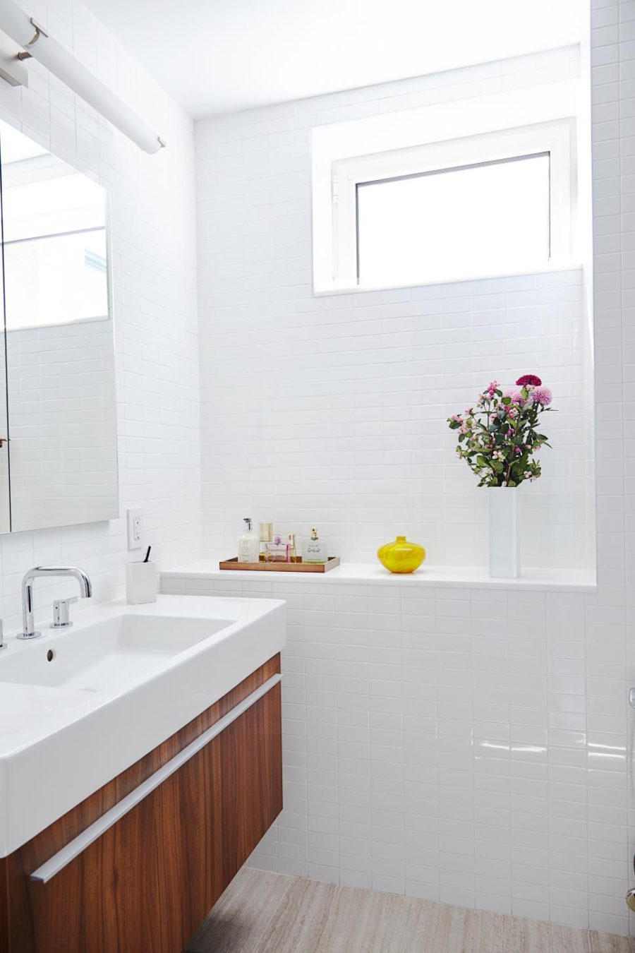 White bath by Lauren Rubin Architecture