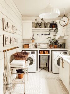 15 Charming Farmhouse Laundry Room Ideas