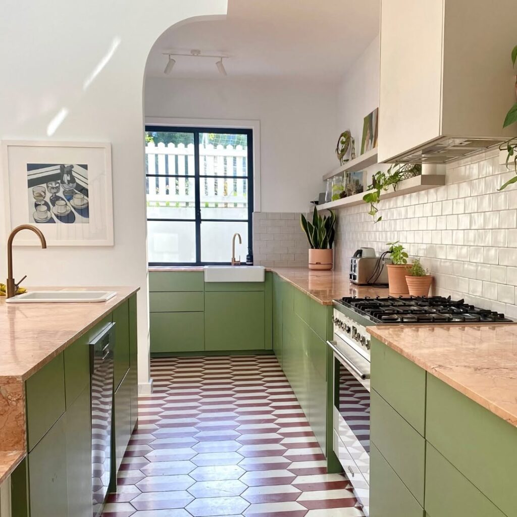Garden Galley in Clay