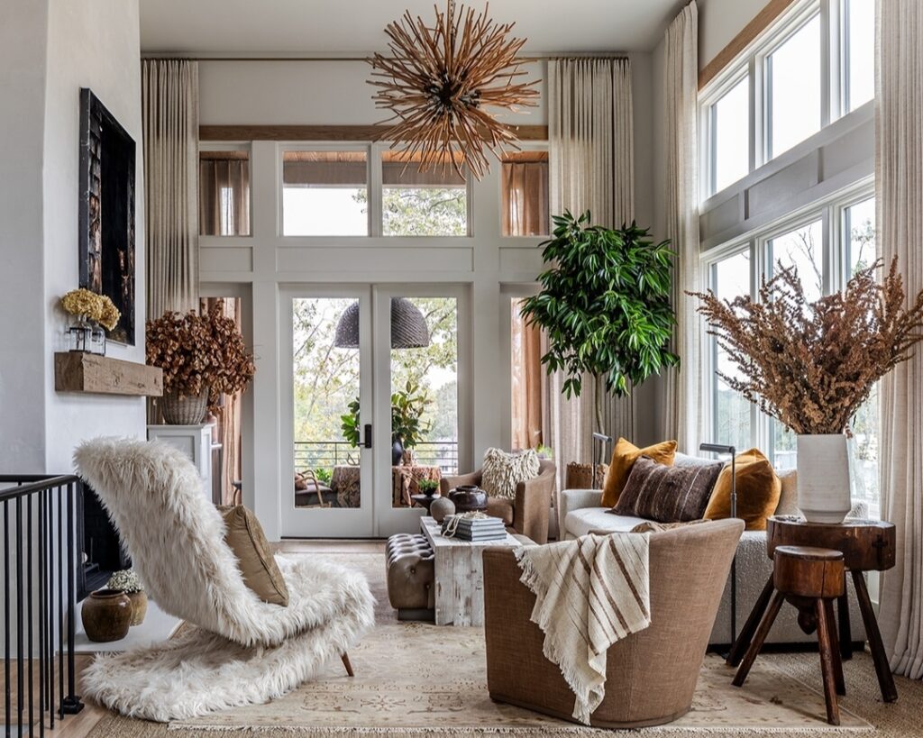Layered Neutral Organic Accents