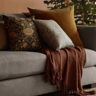 25 Cool Bathroom Color Trends to Try This Year