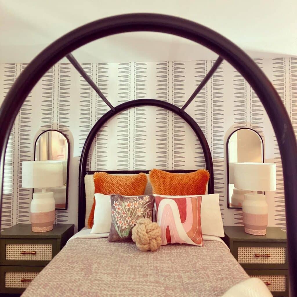 Black Arched Canopy Bed
