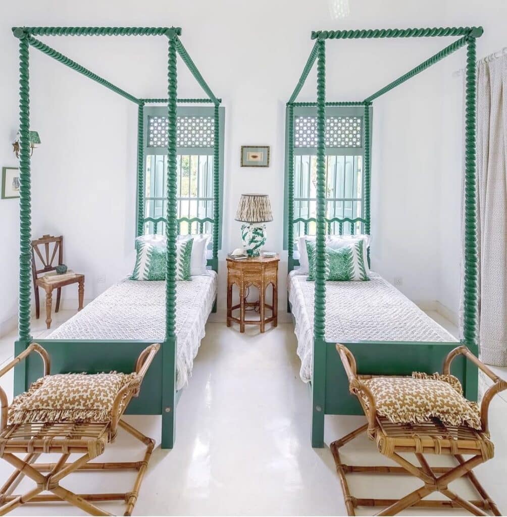 Twin Canopy Beds With Green Rope Posts