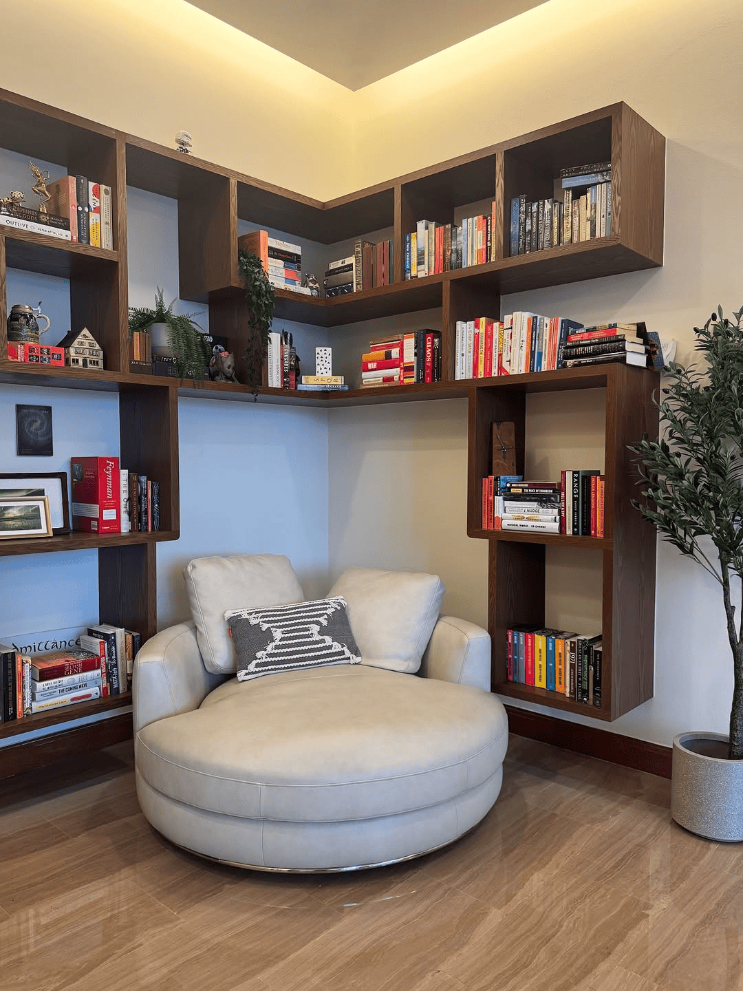 20 Built-In Shelf Designs For Your Dream Living Room