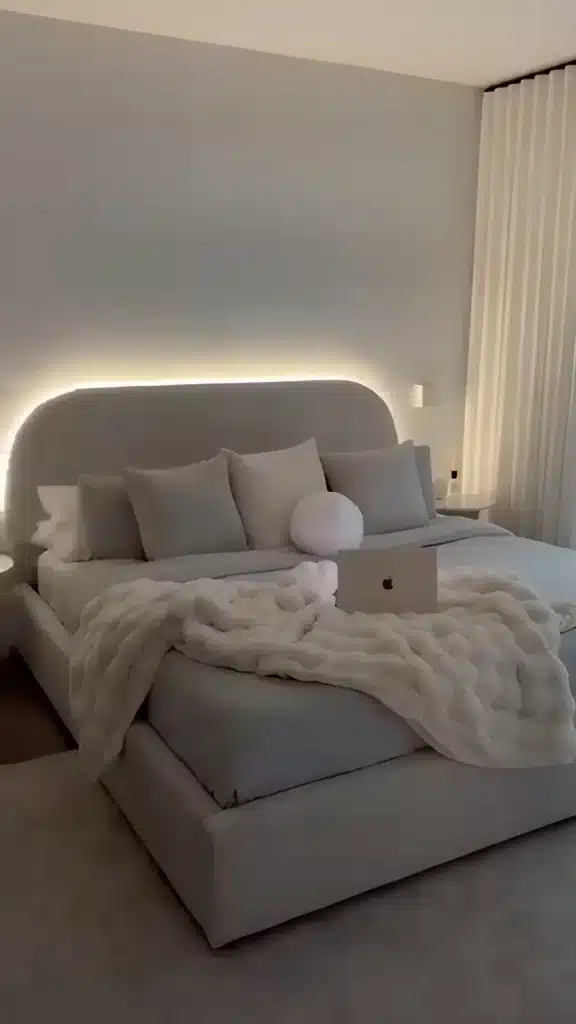 Curved Cloud Halo Headboard Glow