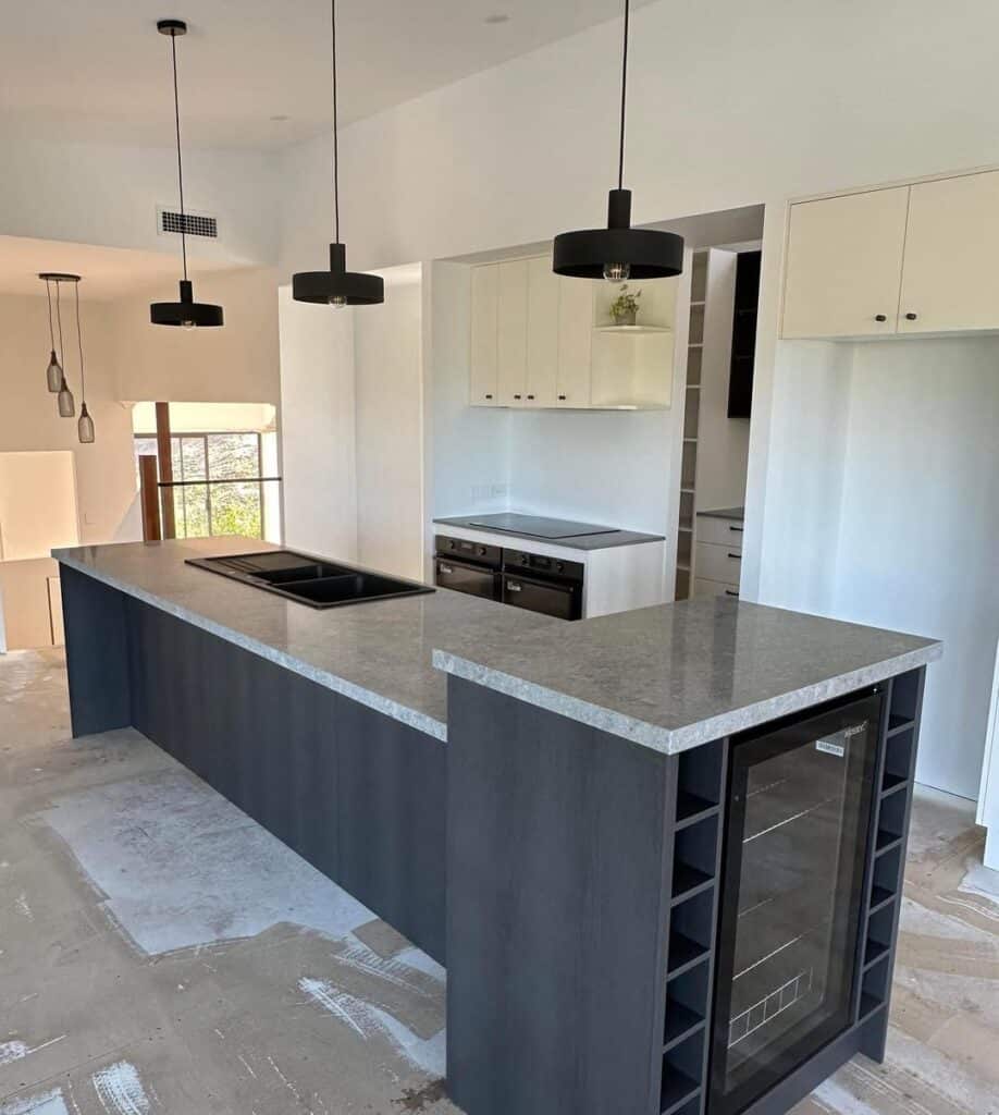 Two-Tone Graphite Island