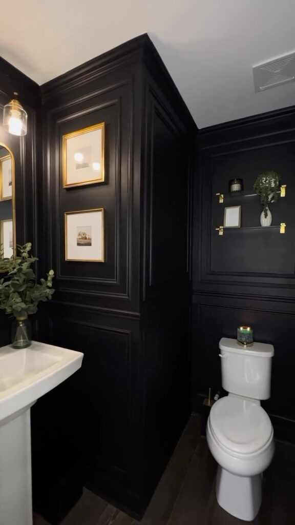 Black Panelled Bathroom