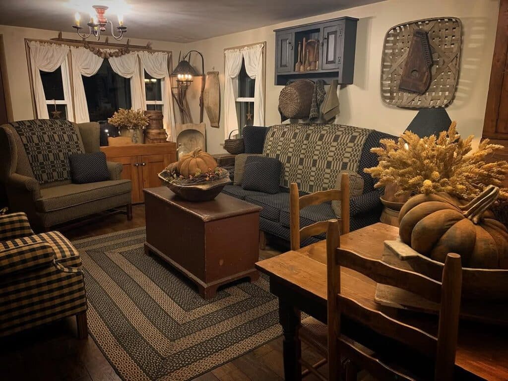 Candlelit Harvest Check Parlor