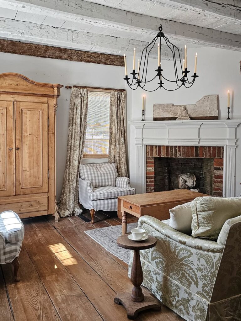 Château Linen Living Room