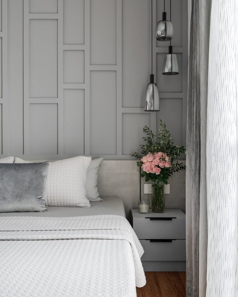 Chrome Accented Grid