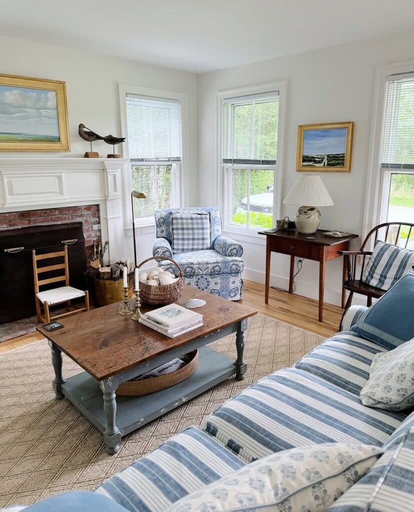 Colonial New England Coastal Sitting Room