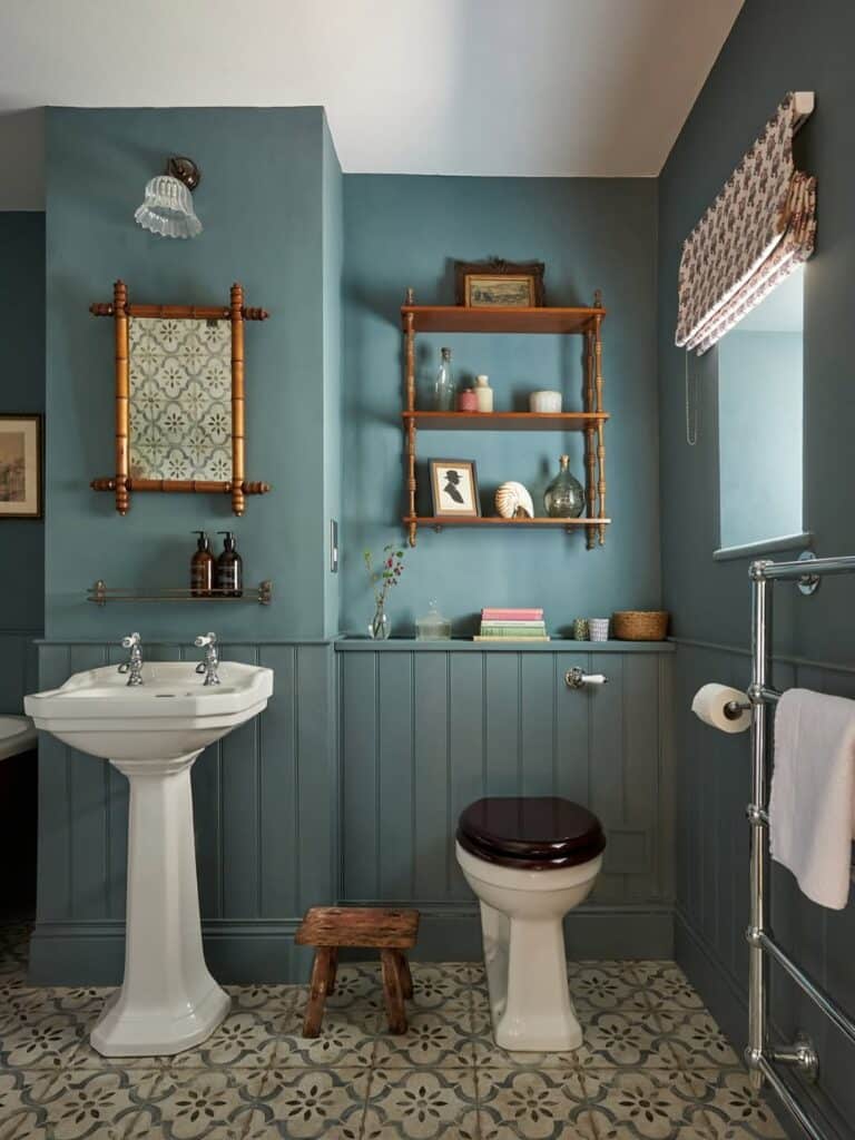 Compact Teal Cottage Bathroom