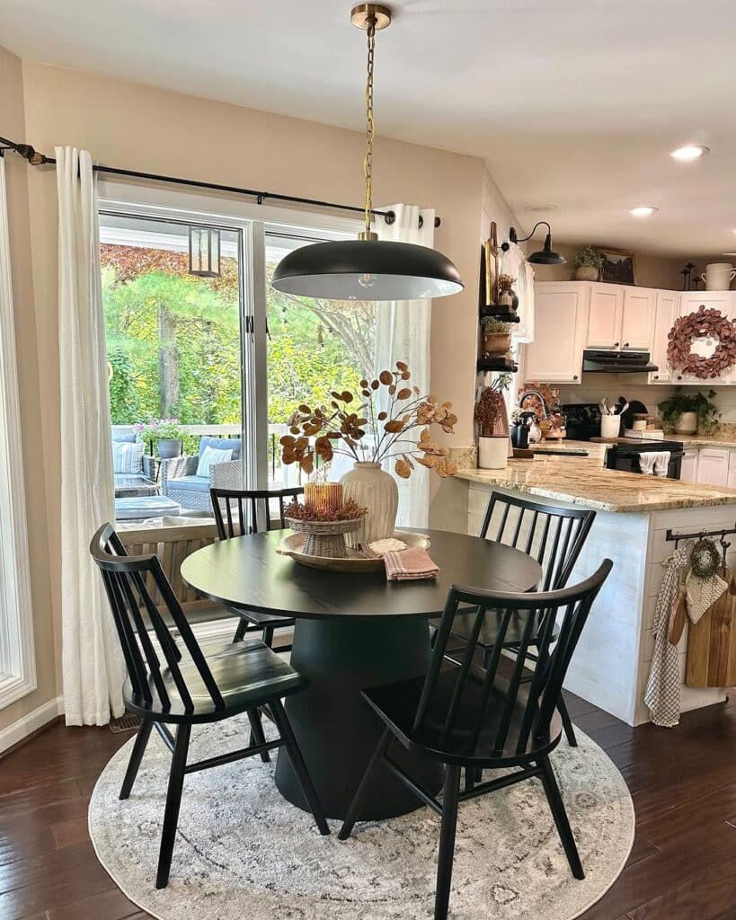 Contemporary Round Table Nook