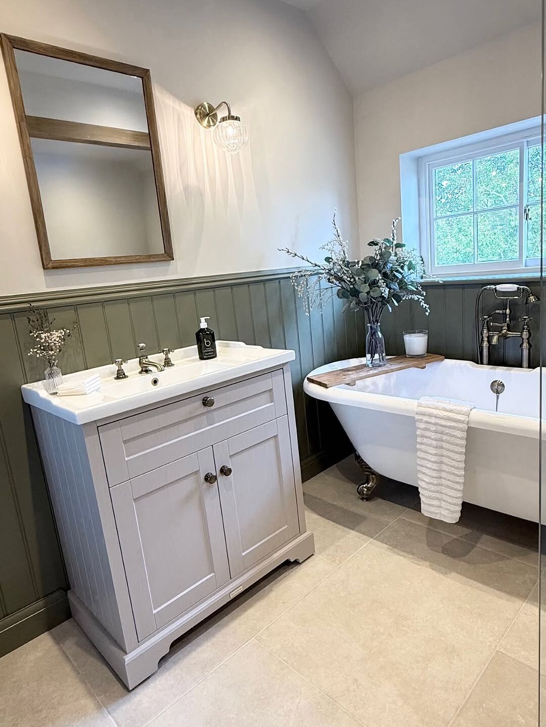 Cottage Clawfoot Tub