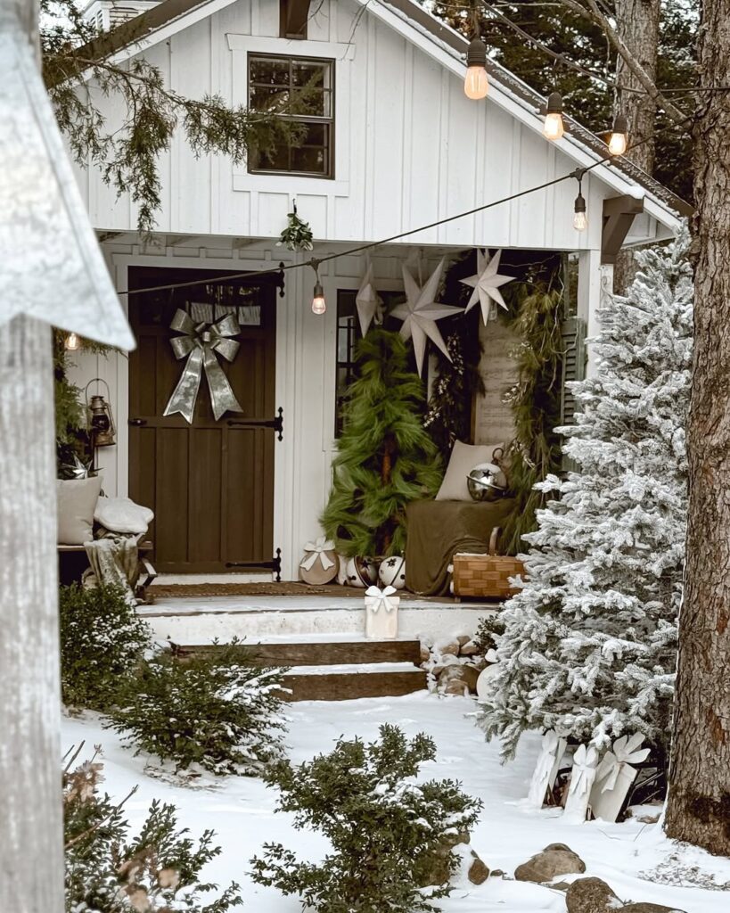 Cottage Winter Star Porch