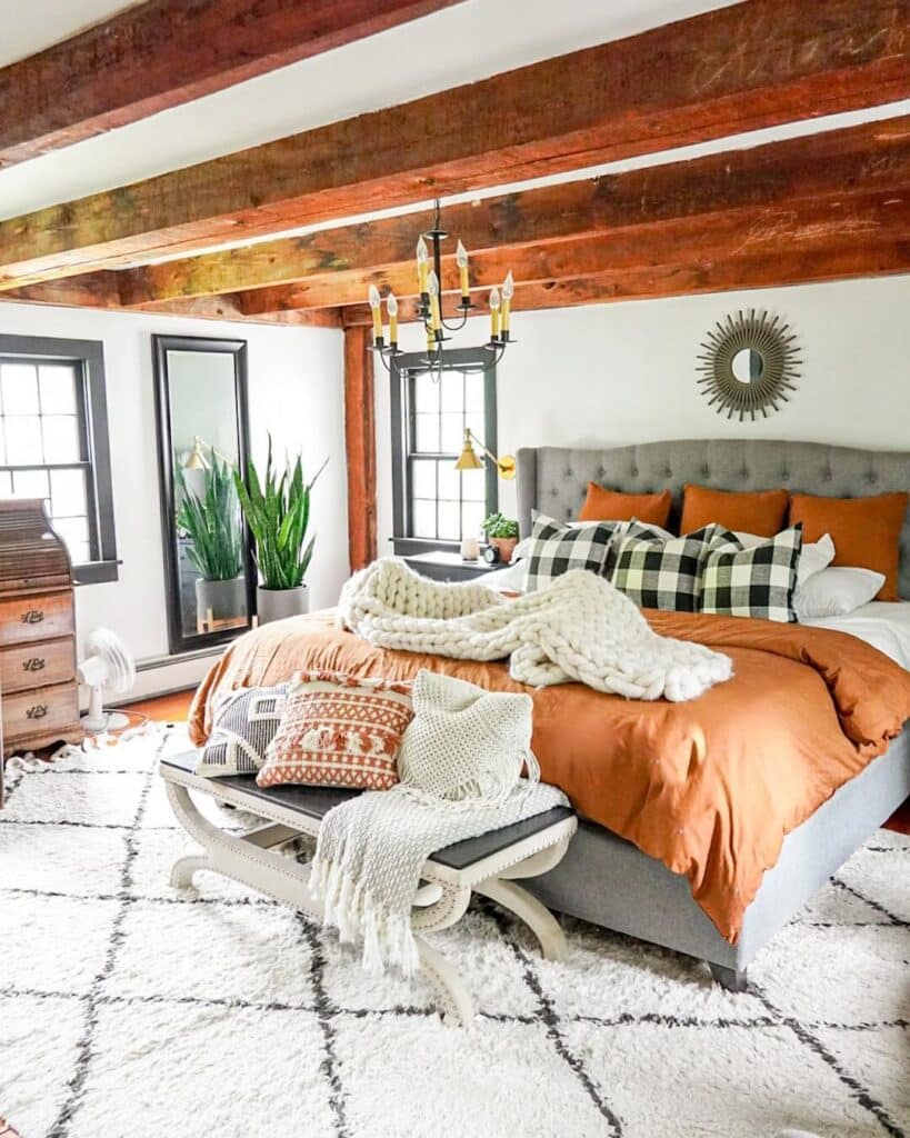 Farmhouse Bedrooms With Wood Beams
