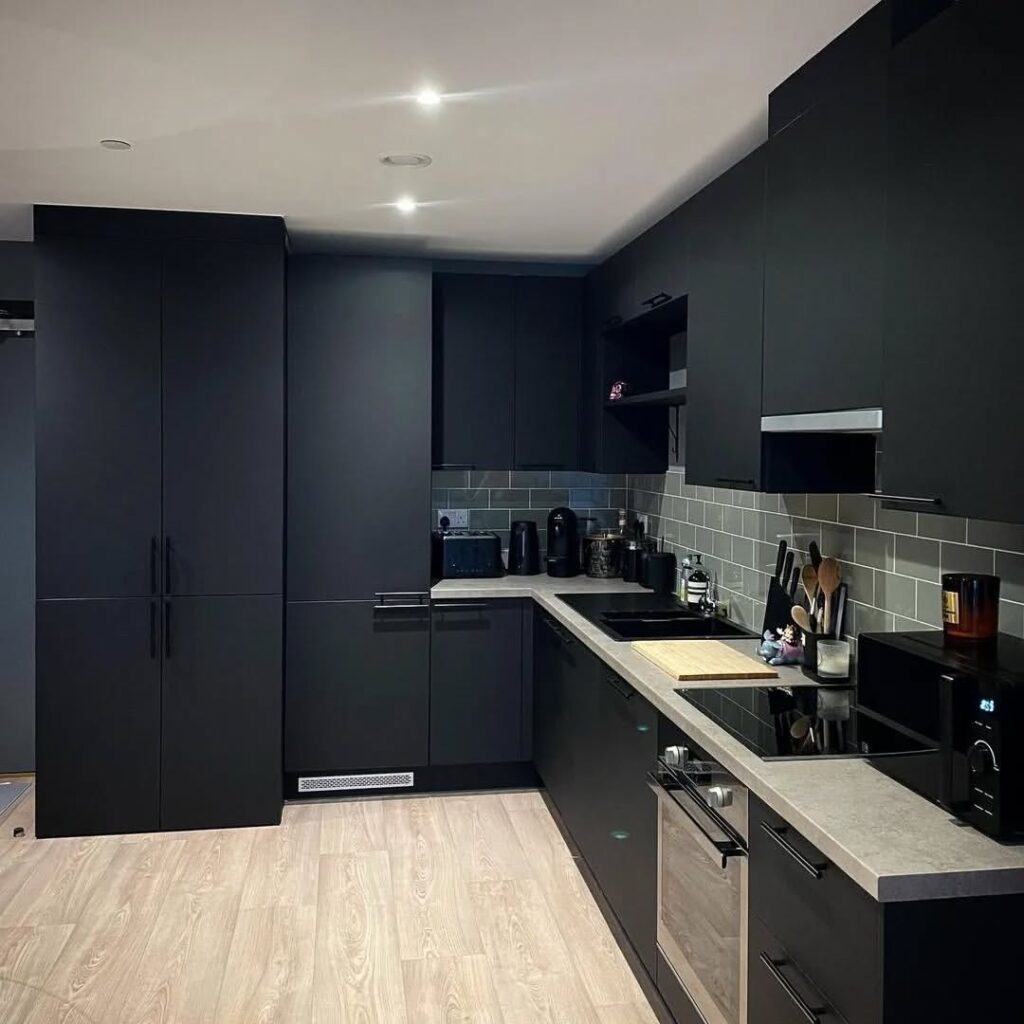 Gothic Kitchen in Midnight Slate