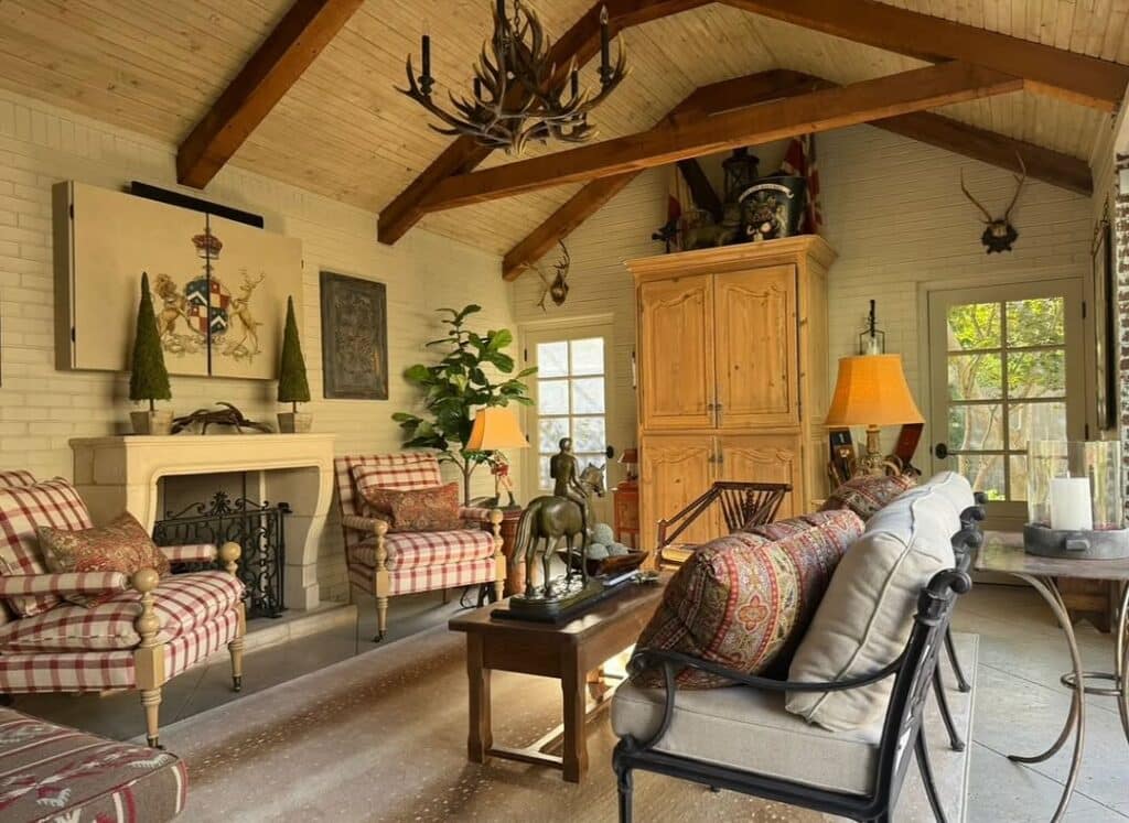 Heritage Antler Lodge