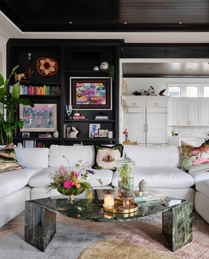 Living Lounge in a Playful Pop-Art Style with One Contrast