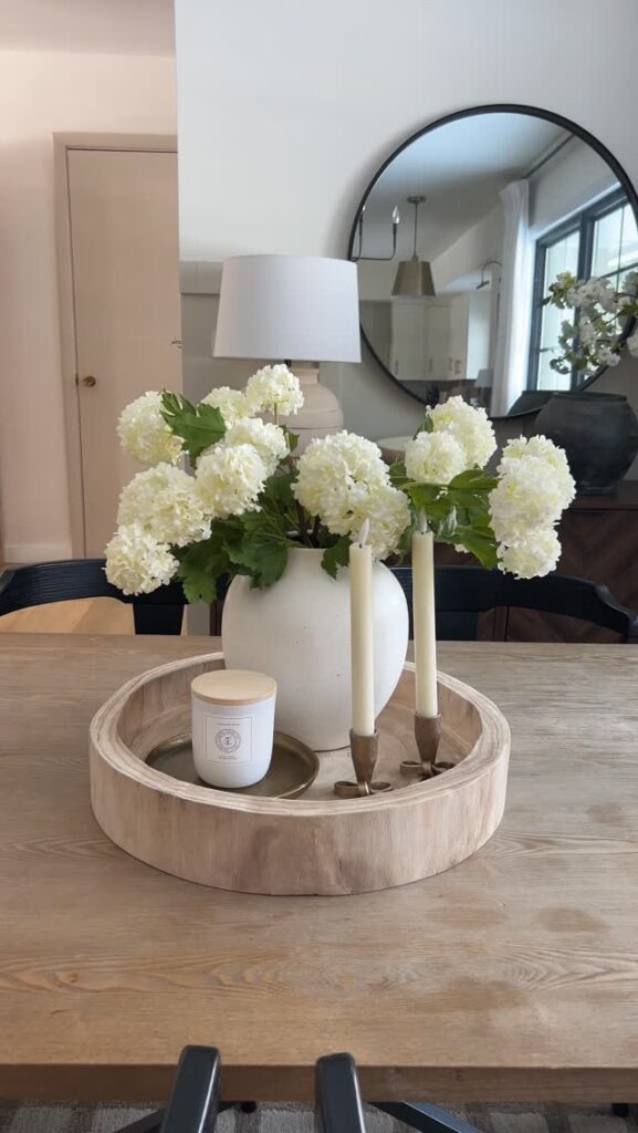Minimal Calmwood Hydrangea Centerpiece