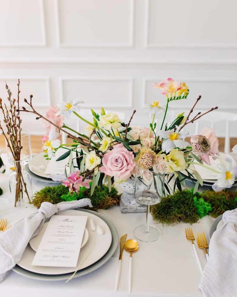 Minimal Woodland Bloom Spring Table