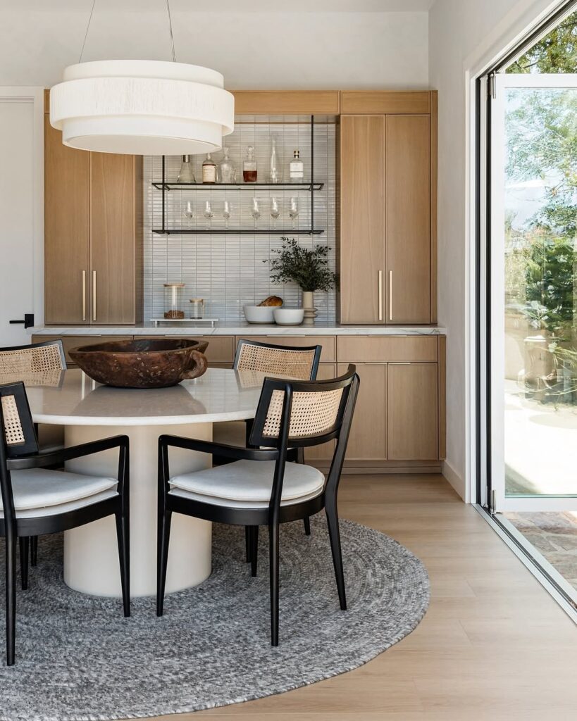 Modern breakfast nook