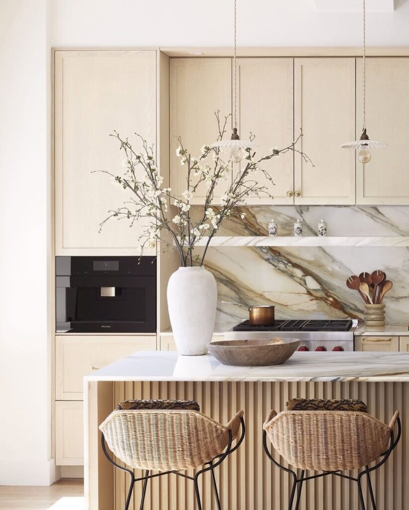 Neutral Kitchen with Light Oak Cabinetry