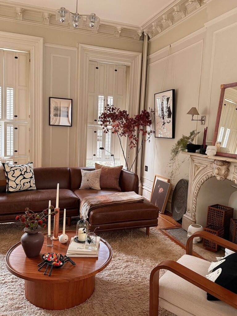Parisian Leather Lounge