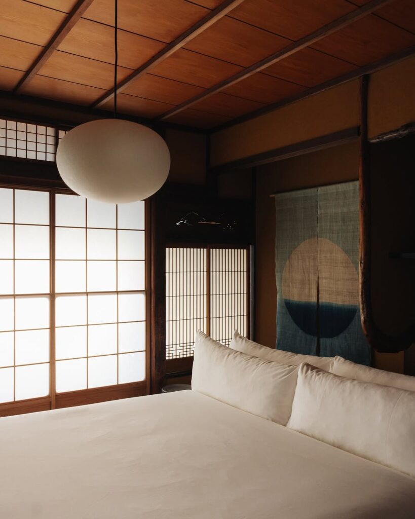 Shoji Panels for Daylight and Modern Accents