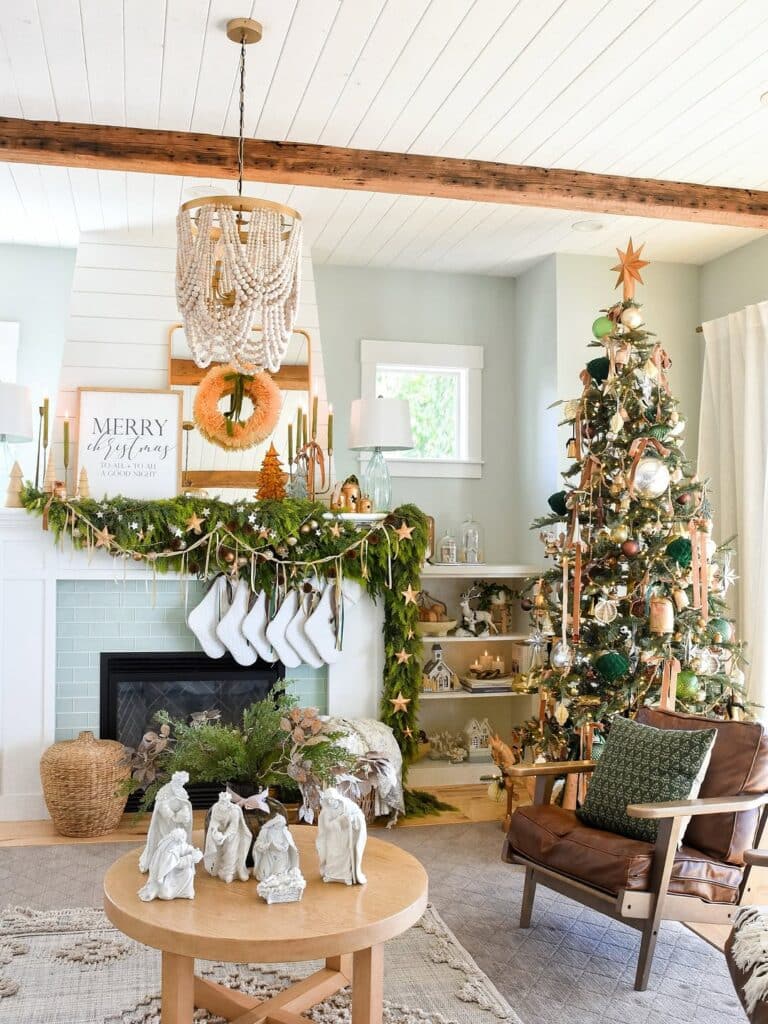 Star Garlands in Earthy Green Tones