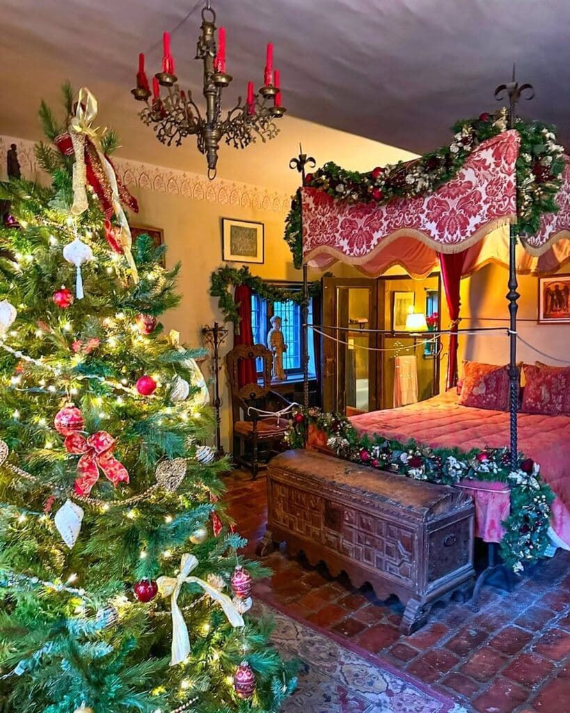 Victorian Canopy Christmas Bedroom
